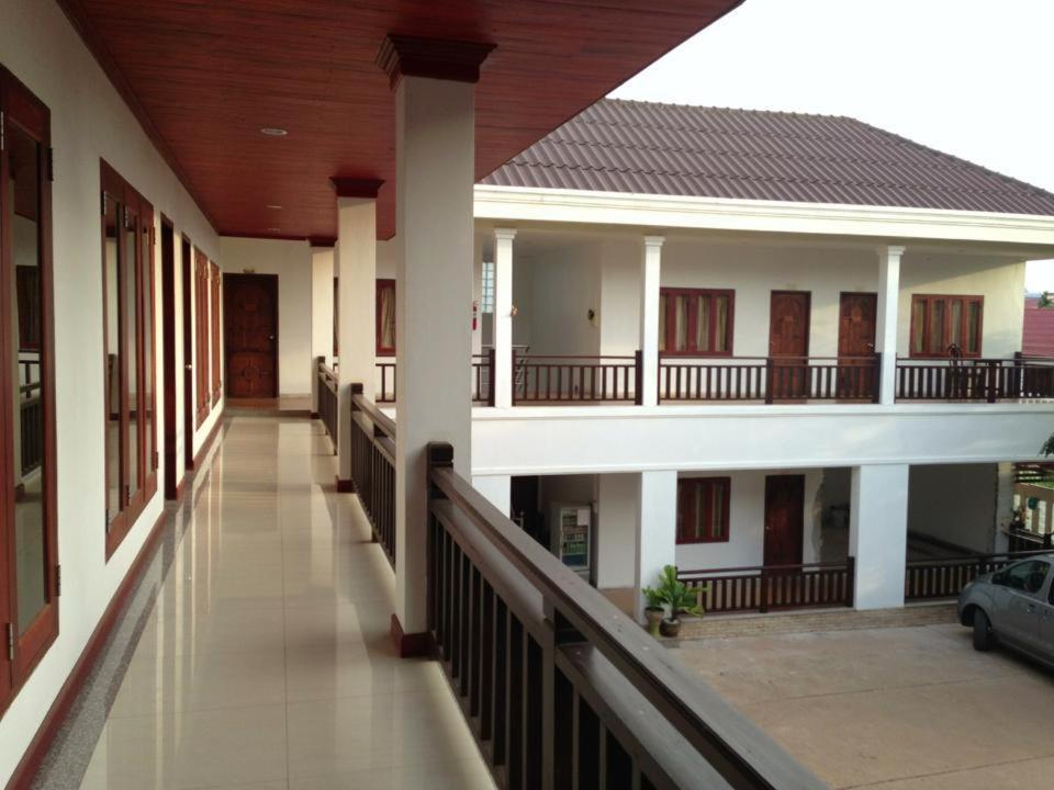Chalouvanh Hotel Pakse Exterior foto